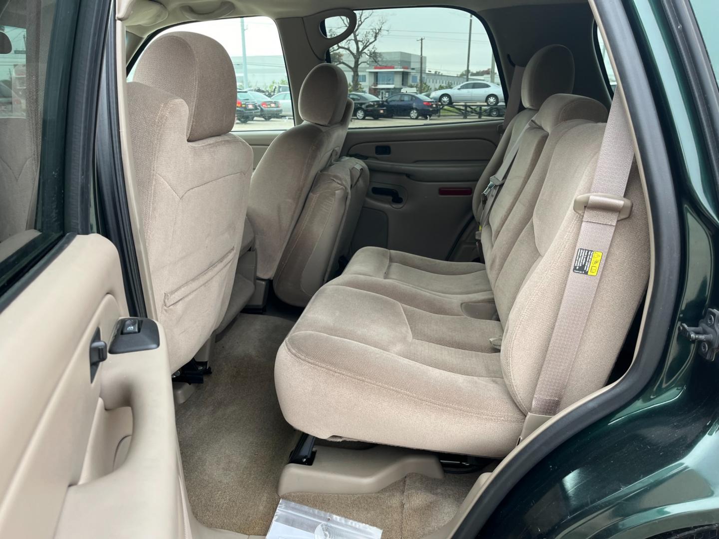 2004 green /TAN GMC Yukon 2WD (1GKEC13V94R) with an 4.8L V8 OHV 16V engine, 4-Speed Automatic Overdrive transmission, located at 14700 Tomball Parkway 249, Houston, TX, 77086, (281) 444-2200, 29.928619, -95.504074 - Photo#9